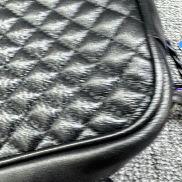 Gucci Laminated Nappa Web Trapuntata GG Shoulder Bag 588-032225 - Picture 8 of 16